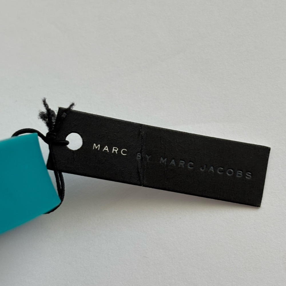 Marc By Marc Jacobs Wintergreen Turnlock Silicone Rubber Bracelet NWT - Picture 6 of 10